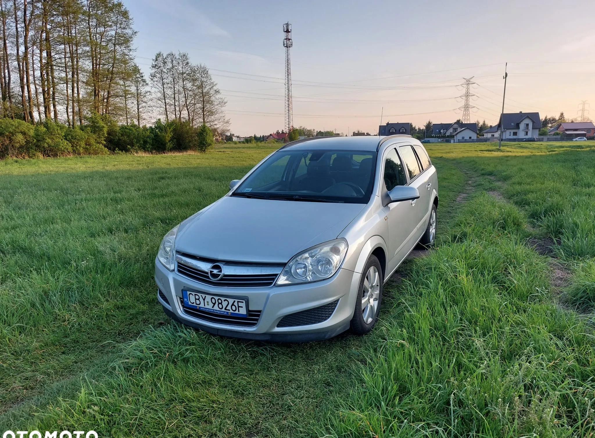 Opel Astra cena 11500 przebieg: 313000, rok produkcji 2009 z Golina małe 254